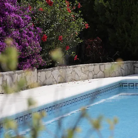 Enbonama: De Vacaciones Con Piscina Privada Y Bonitas Vistas - Es-366-12 * Palau Saverdera